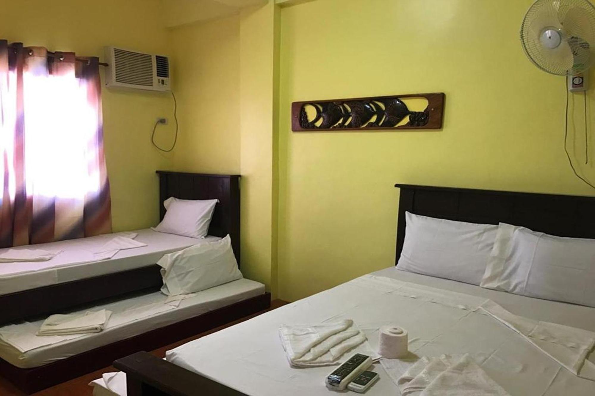 Luis Bay Travellers Lodge Coron Exteriör bild