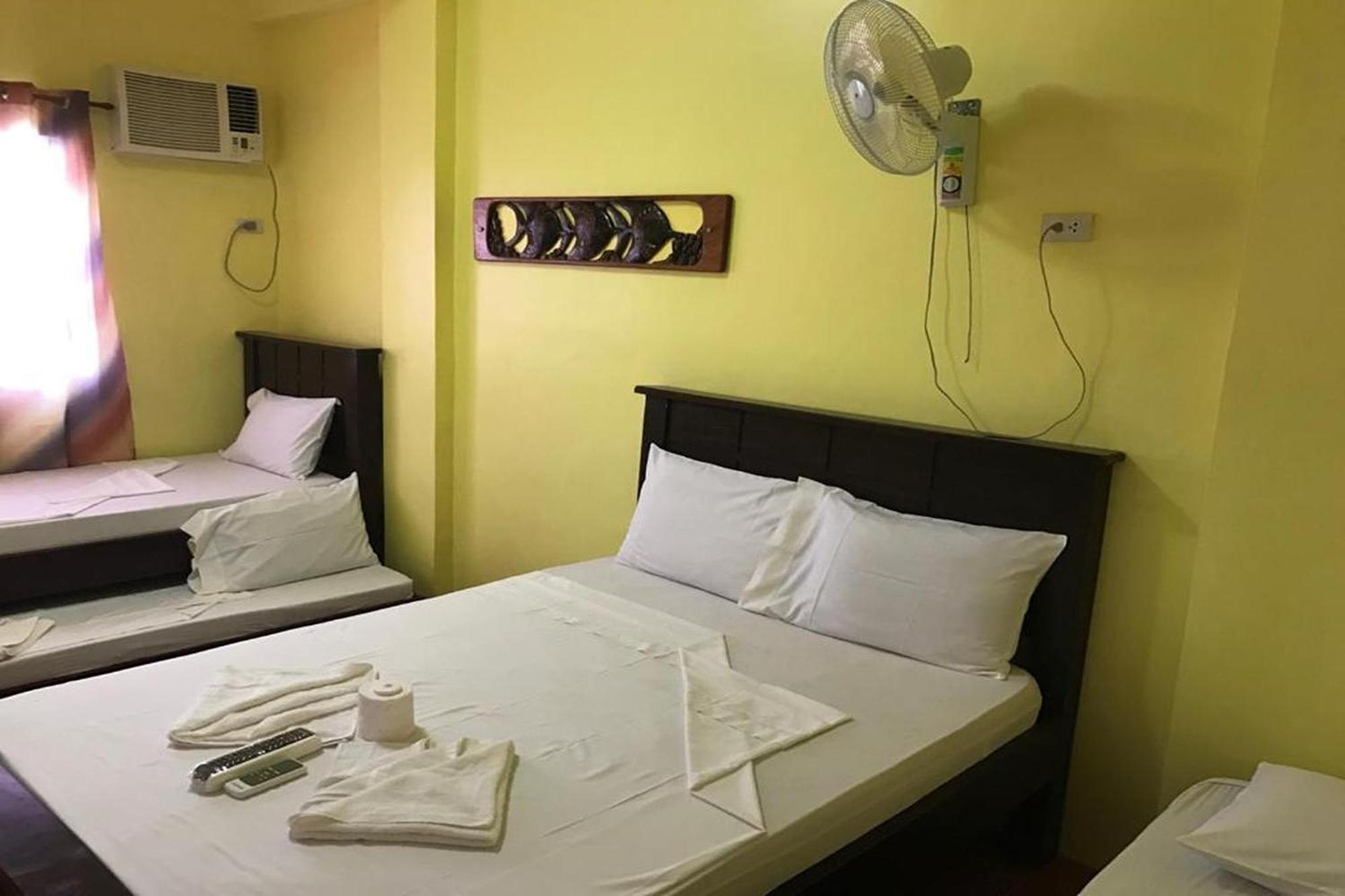 Luis Bay Travellers Lodge Coron Exteriör bild