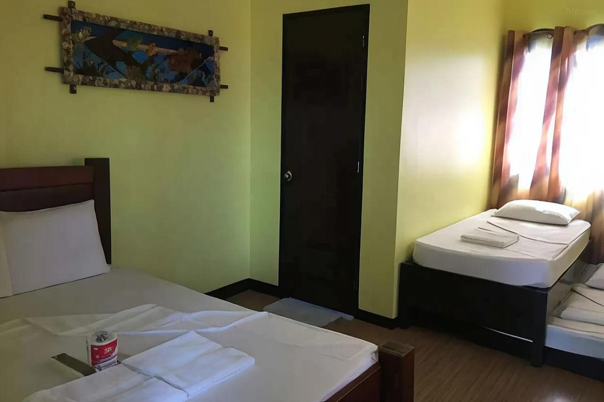 Luis Bay Travellers Lodge Coron Exteriör bild
