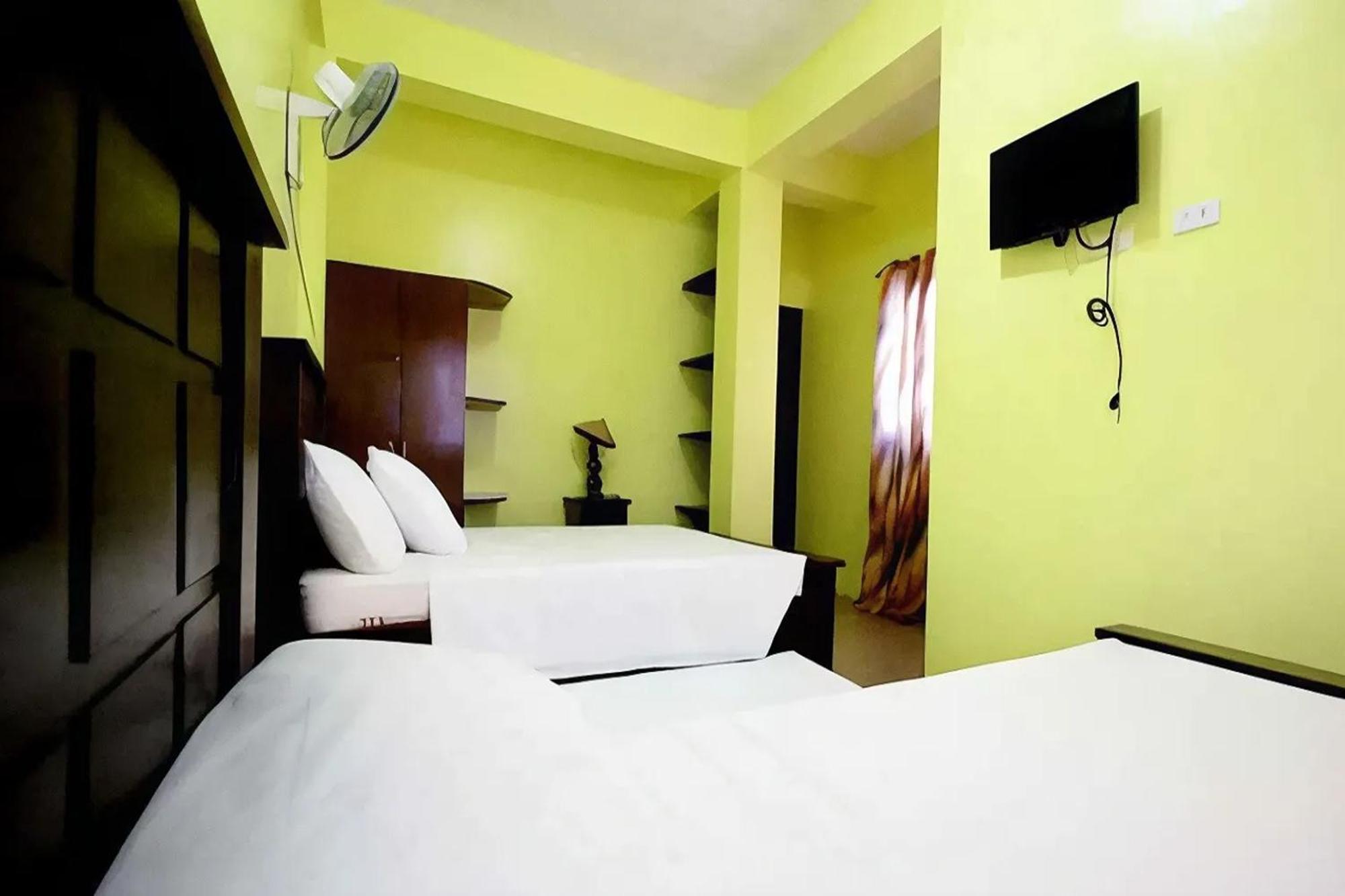 Luis Bay Travellers Lodge Coron Exteriör bild