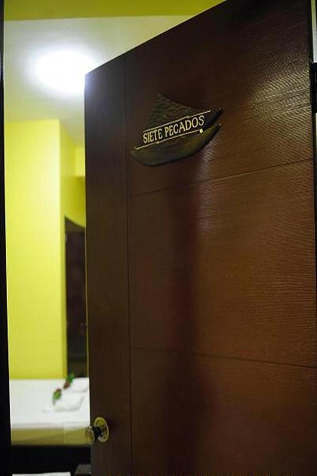 Luis Bay Travellers Lodge Coron Exteriör bild