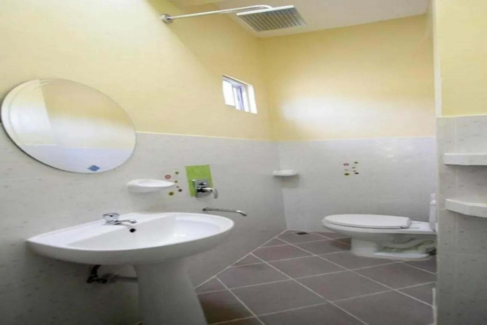 Luis Bay Travellers Lodge Coron Exteriör bild