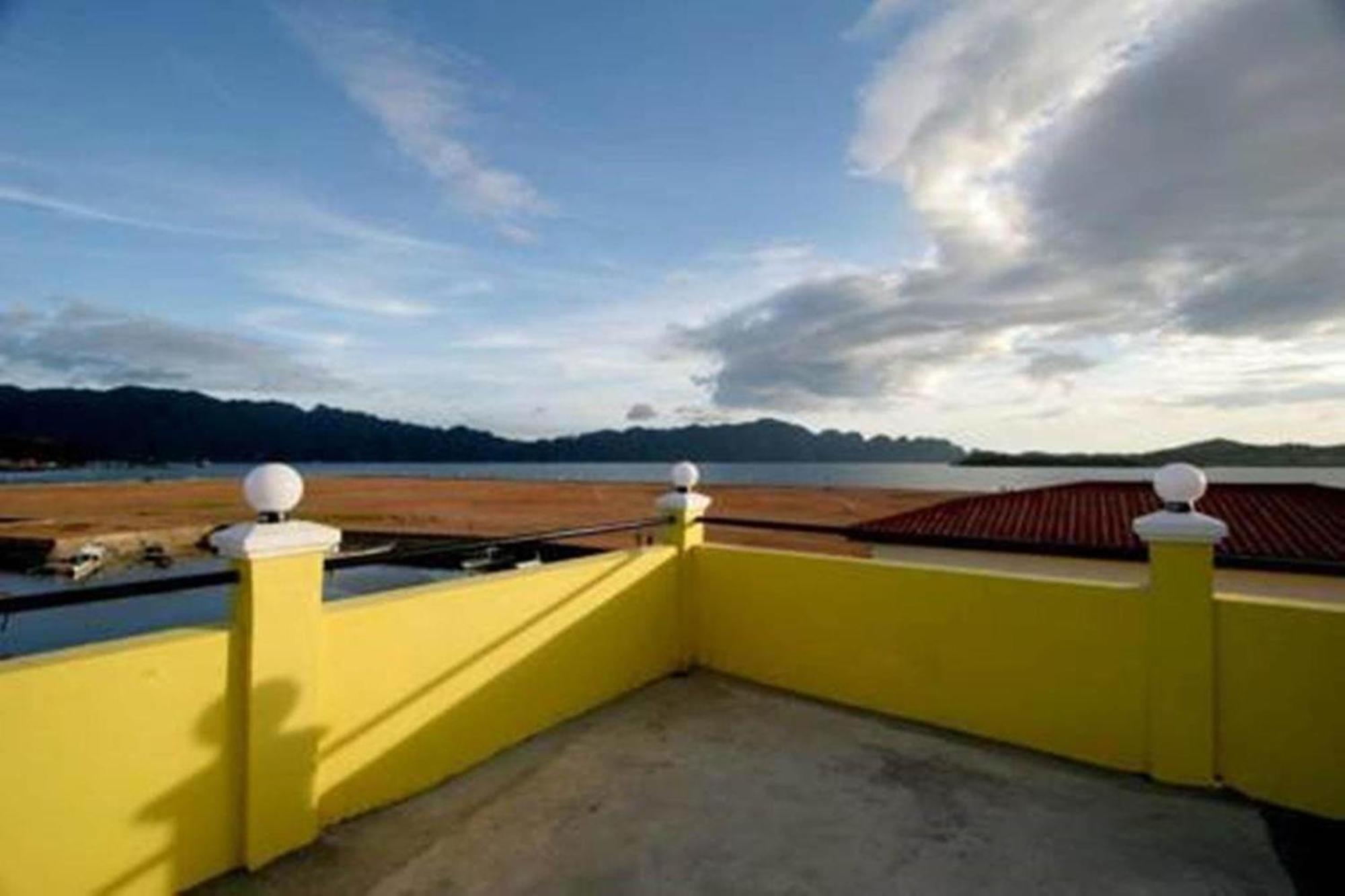 Luis Bay Travellers Lodge Coron Exteriör bild
