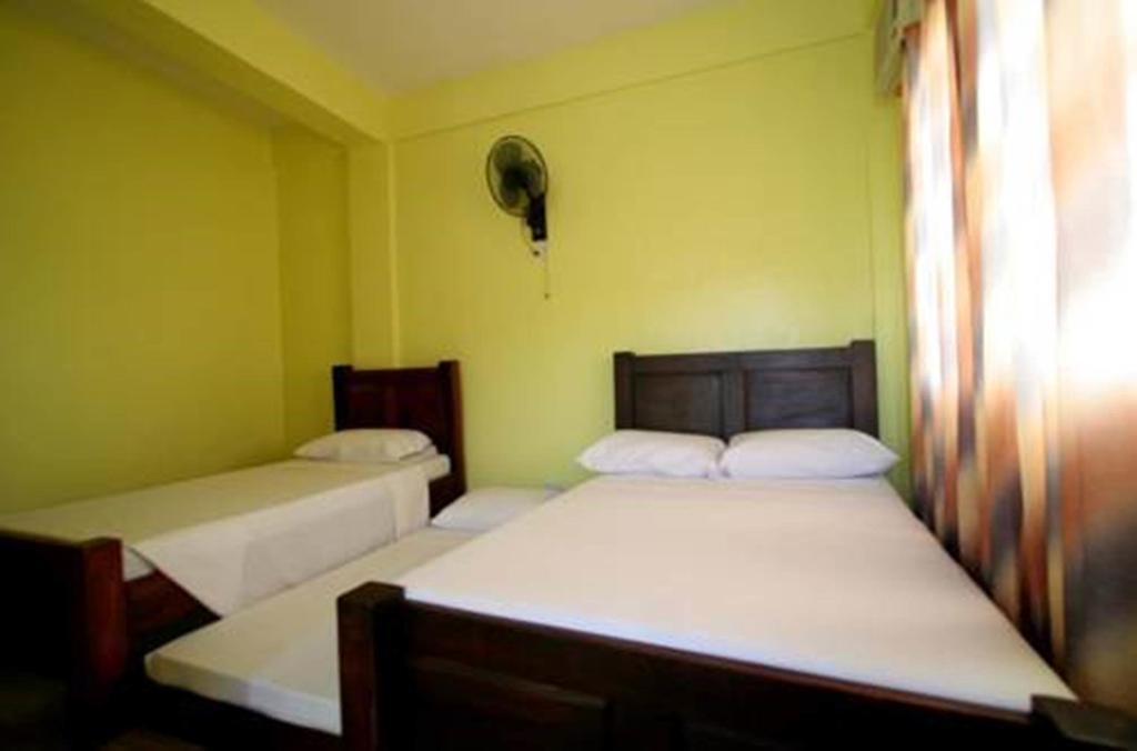 Luis Bay Travellers Lodge Coron Exteriör bild