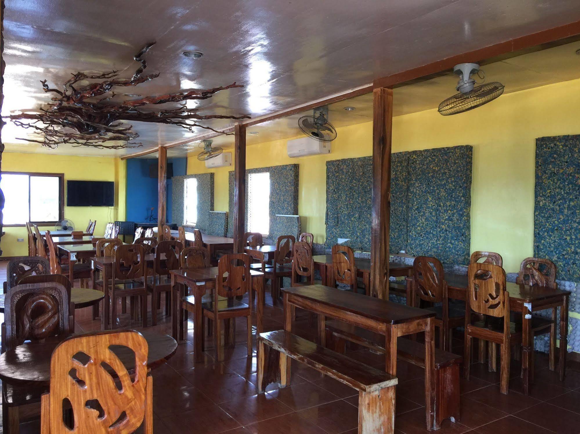 Luis Bay Travellers Lodge Coron Exteriör bild