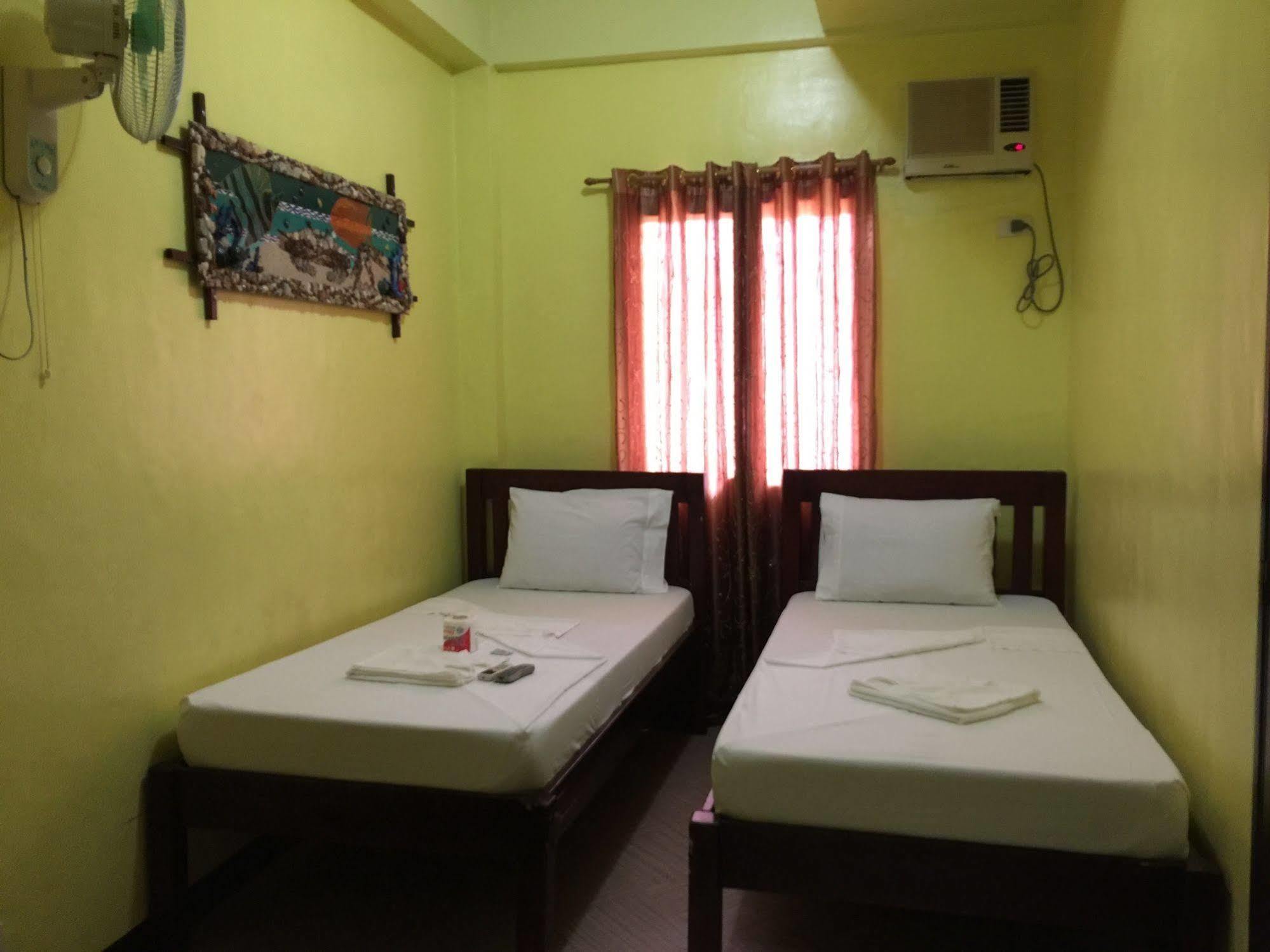 Luis Bay Travellers Lodge Coron Exteriör bild