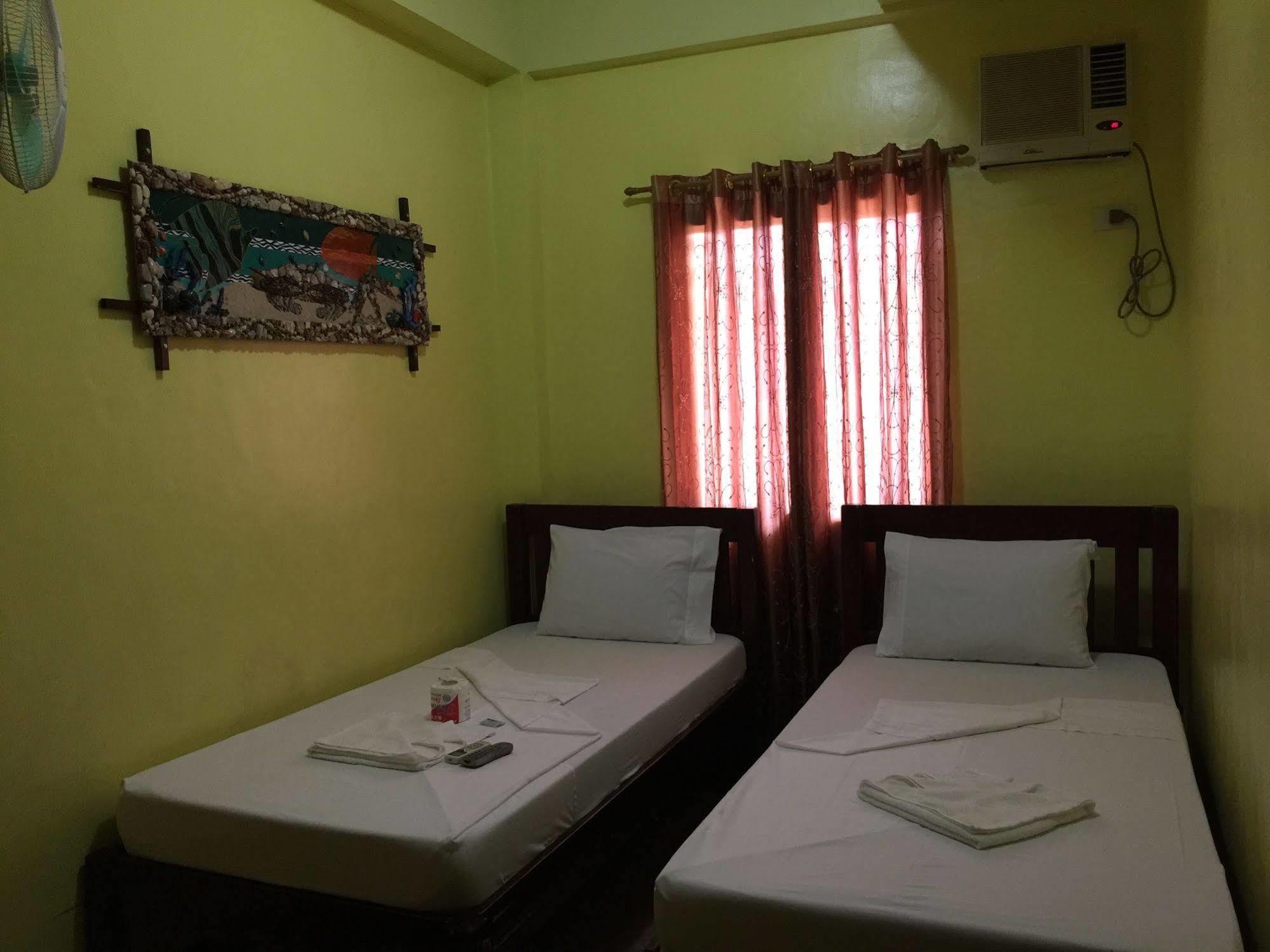 Luis Bay Travellers Lodge Coron Exteriör bild